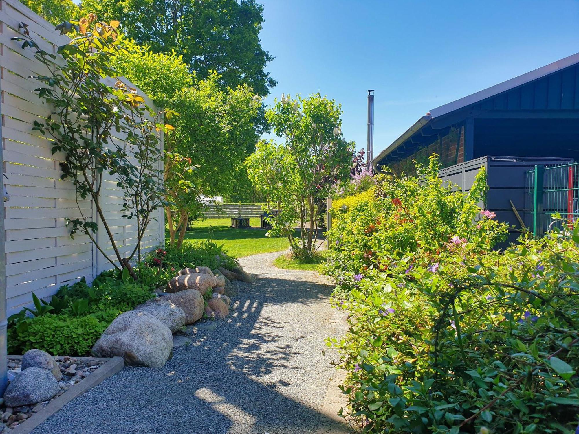 Fewo Am Wald Fewo 03 - Balkon, Gartennutzung, Sauna Glowe Eksteriør bilde